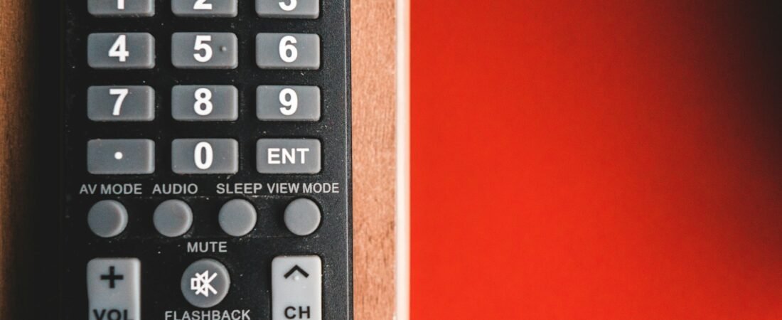 Problemas mais comuns em Smart TVs Philips e quando buscar uma assistência técnica